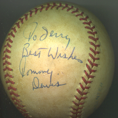 Autographed Baseball 1.jpg (192592 bytes)
